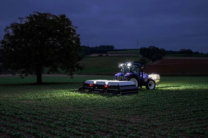 ecorobotix_ARAsprayer_nuit_sept21